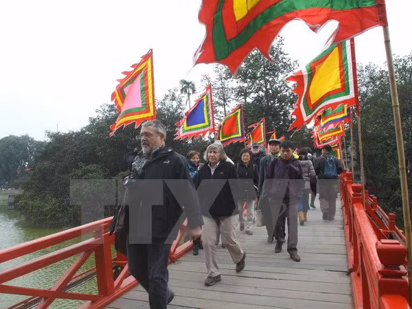 Hanoi accueille plus de 300.000 touristes à l’occasion du Nouvel An ảnh 1