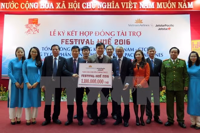 Vietnam Airlines et Jetstar Pacific Airlines, sponsors du Festival de Hue 2016 ảnh 1