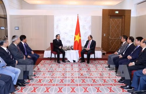 Le Premier ministre fait grand cas de la solidarité entre les Vietnamiens en Europe ảnh 1