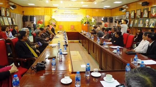 Développer la diplomatie populaire Vietnam-États-Unis ảnh 1