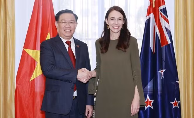 Le président de l’AN du Vietnam rencontre la Première ministre néo-zélandaise ảnh 1
