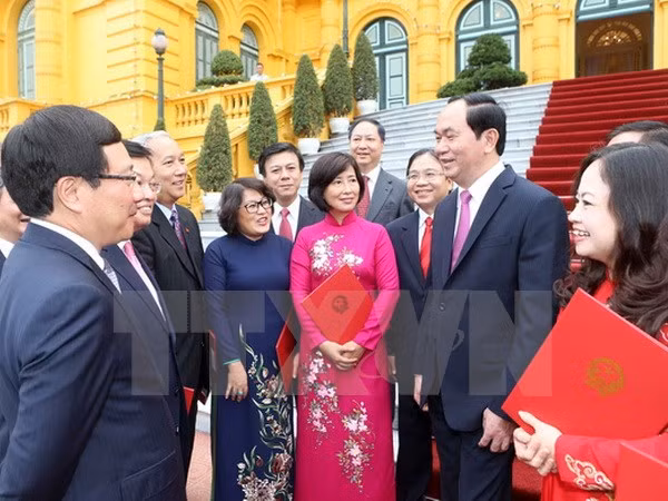 Le président Trân Dai Quang nomme 20 nouveaux ambassadeurs ảnh 1