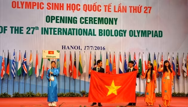 Ouverture des 27es Olympiades internationales de Biologie à Hanoi ảnh 1