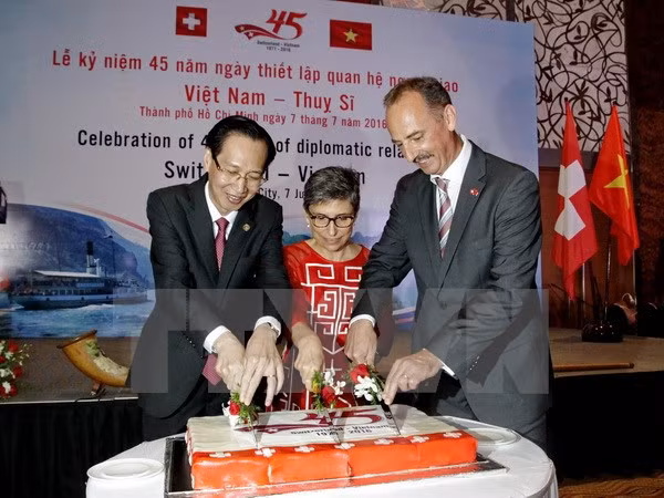 Célébration des 45 ans des relations Vietnam-Suisse à Hô Chi Minh-Ville ảnh 1
