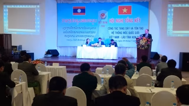 Kon Tum achève le travail de densification des bornes frontalières Vietnam-Laos ảnh 1