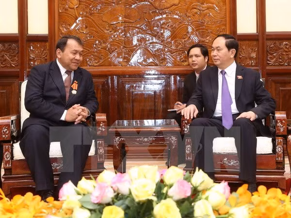 Le président Tran Dai Quang reçoit l’ambassadeur cambodgien ảnh 1