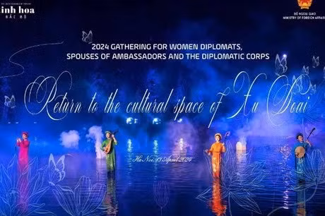 Rencontre des femmes diplomates et épouses d'ambassadeurs au Vietnam ảnh 1