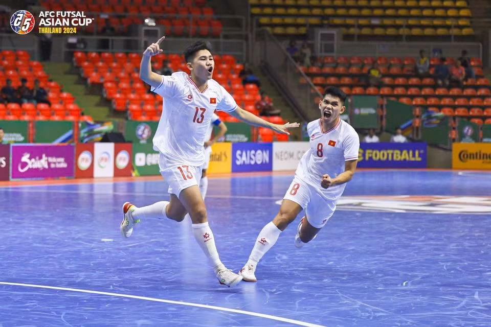 Championnat d'Asie de futsal 2024: le Vietnam rencontrera l’Ouzbékistan dans les quarts de finale ảnh 1