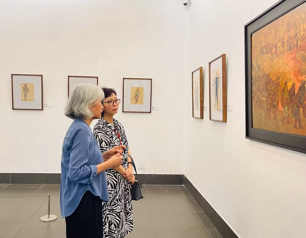 Expositions en l'honneur du 70e anniversaire de la victoire de Diên Biên Phu ảnh 1