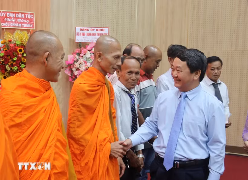 Kien Giang: voeux aux Khmers à l’occasion de la fête Chol Chnam Thmay ảnh 1