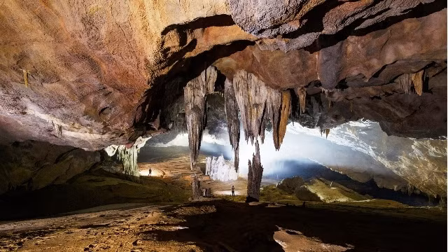 Quang Binh: mise en service d'un circuit à la découverte de grottes ảnh 1