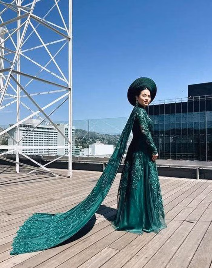 L’Ao dai du Vietnam apparaît sur le tapis rouge des Oscars ảnh 1