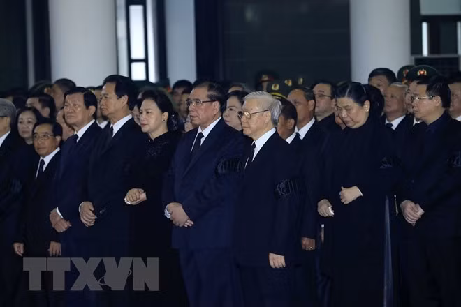 Cérémonie commémorative en mémoire du président Trân Dai Quang ảnh 2 Cérémonie commémorative en mémoire du président Trân Dai Quang ảnh 2