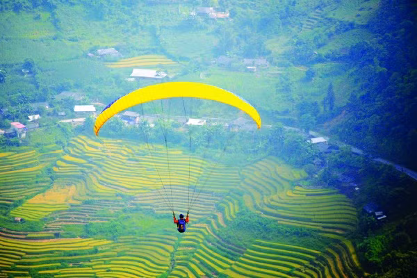 Bientôt le festival de parapente au col Khau Pha à Yen Bai ảnh 1
