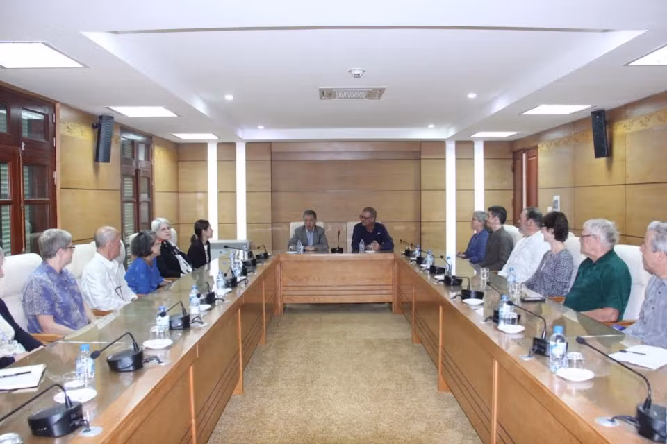 Une délégation du projet américain Peace Trees Vietnam en visite au Vietnam ảnh 1