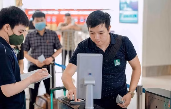 L'authentification biométrique continue d'être appliquée aux passagers aériens ảnh 1
