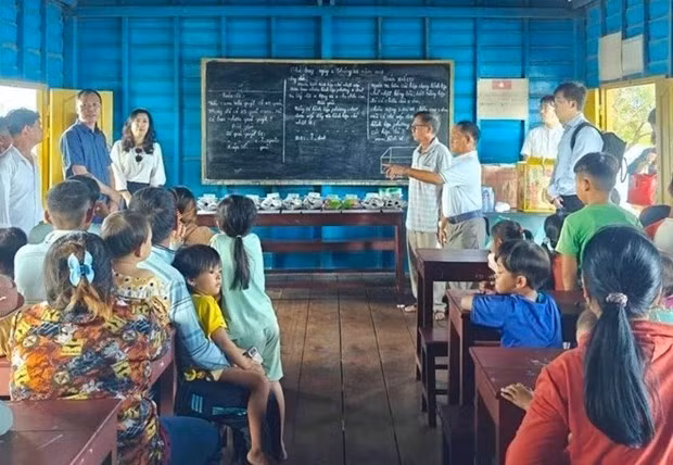 Le Vietnam souhaite que le Cambodge continue à prêter attention aux personnes d'origine vietnamienne ảnh 1