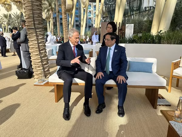 Le PM rencontre des dirigeants des pays et des organisations internationales en marge de la COP28 ảnh 7