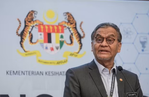 La Malaisie annonce son intention de faire face à l'augmentation des cas de COVID-19 ảnh 1