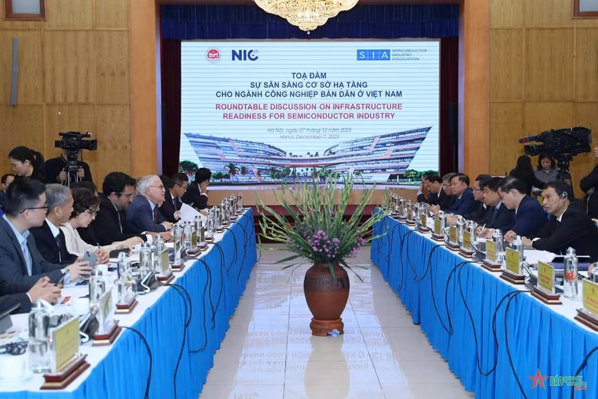 Le Vietnam prépare activement les conditions pour le secteur des semi-conducteurs ảnh 1