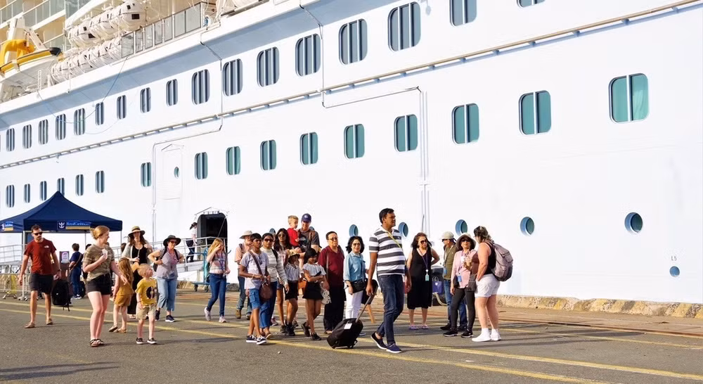 Le Vietnam atteint son objectif d'accueillir entre 12,5 et 13 millions de visiteurs internationaux ảnh 1