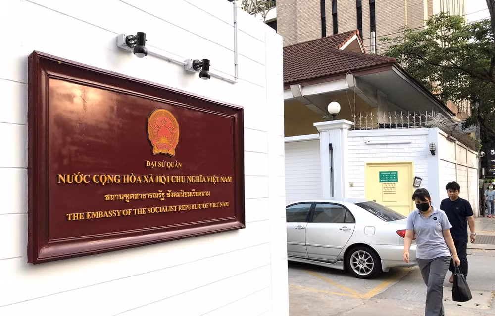 Coronavirus : un régime pour le personnel des organes vietnamiens à l’étranger ảnh 1