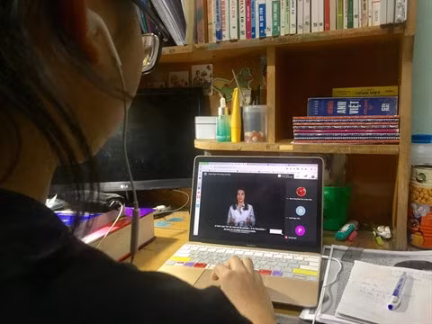 COVID-19 : un semestre fantôme pour beaucoup d'étudiants ảnh 2
