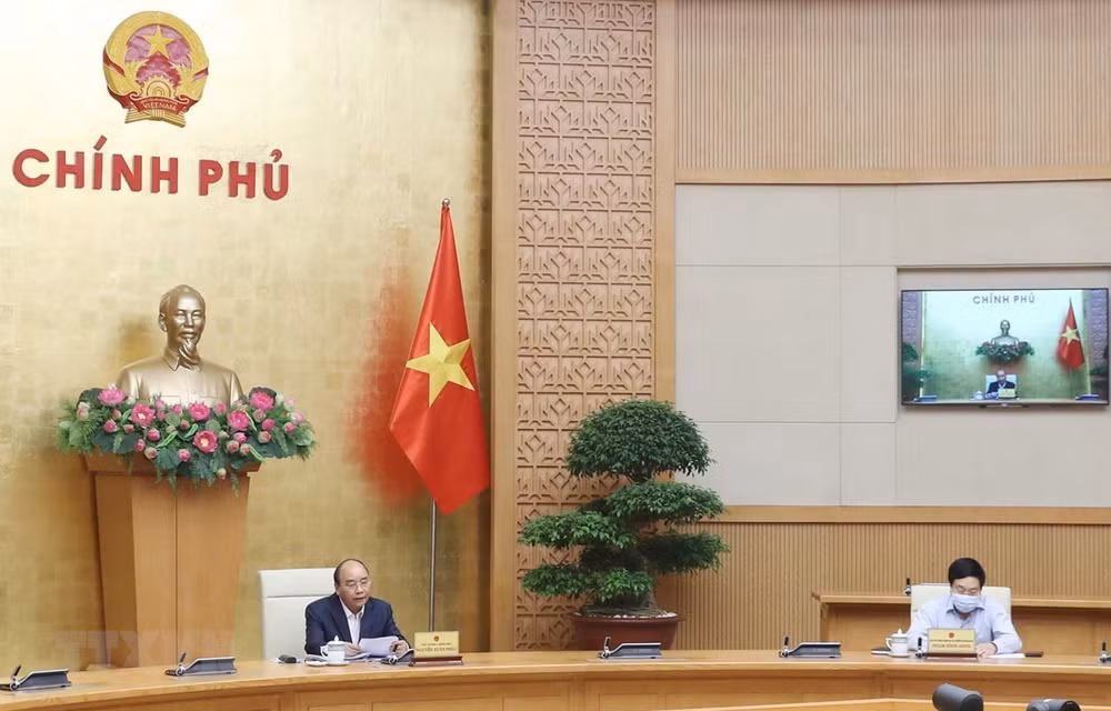COVID-19 : les activités sociales peuvent être assouplies, selon le PM Nguyen Xuan Phuc ảnh 1