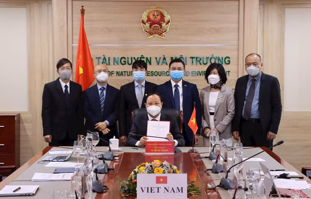 Le Vietnam s'engage à unir ses efforts pour le développement durable dans les mers d'Asie de l'Est ảnh 1