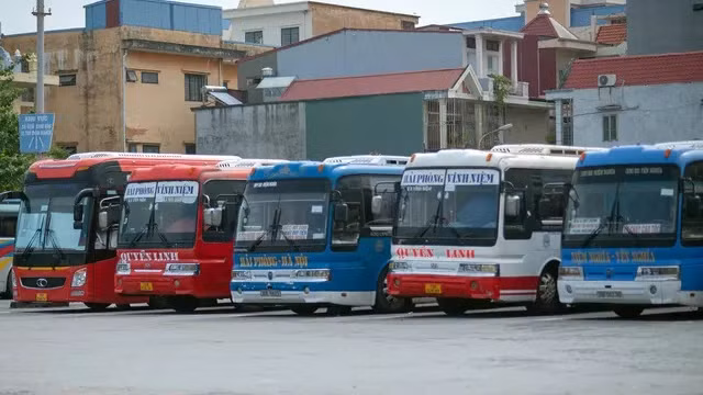 Hanoï se prépare de toute urgence à reprendre le transport routier des passagers ảnh 2
