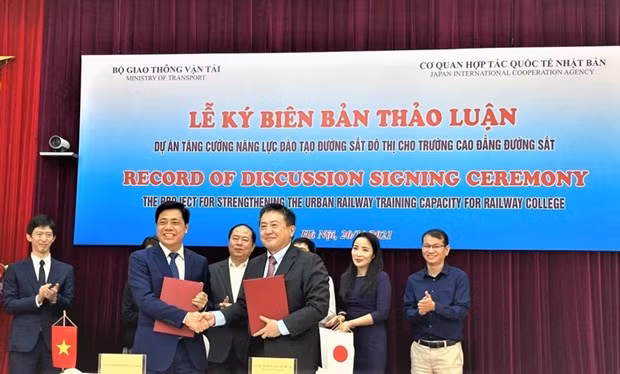 La JICA soutient le renforcement des capacités de formation du secteur ferroviaire urbain ảnh 1
