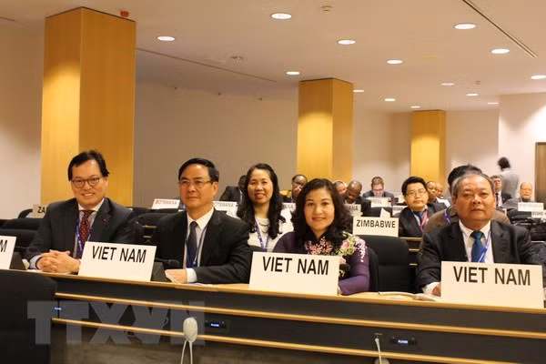 La garantie des droits des femmes salariées est une priorité du Vietnam ảnh 1
