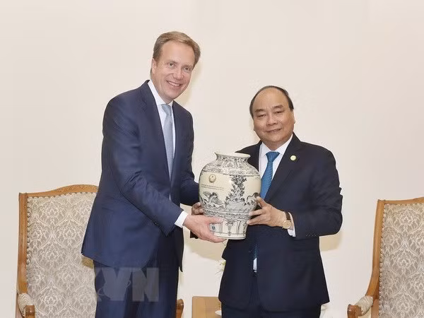 Le PM veut le soutien du WEF pour promouvoir les images du Vietnam ảnh 1