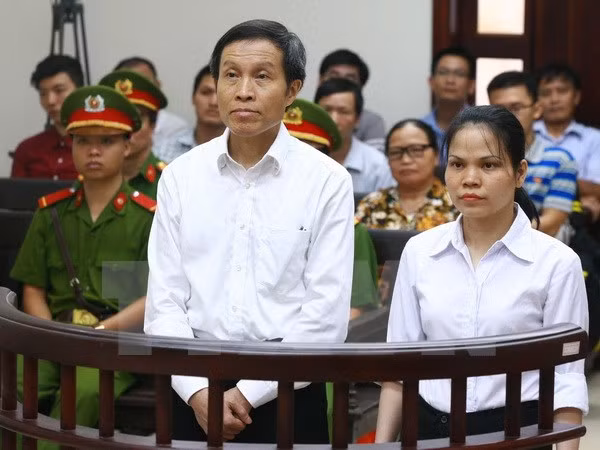 Procès en appel du bloggeur Nguyen Huu Vinh pour atteinte aux intérêts de l'Etat ảnh 1