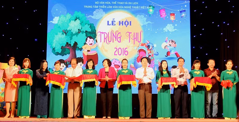 Exposition "La fête de la Mi-automne du Vietnam et la communauté de l'ASEAN" ảnh 1