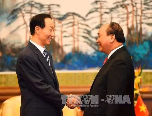 Le Premier ministre Nguyen Xuan Phuc poursuit ses activités en Chine ảnh 1