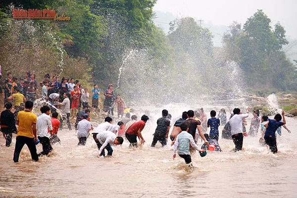 Diên Biên préserve son patrimoine culturel immatériel ảnh 1