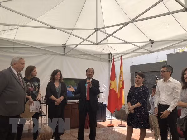 Diverses activités à l’étranger pour fêter l’anniversaire de Ho Chi Minh ảnh 1