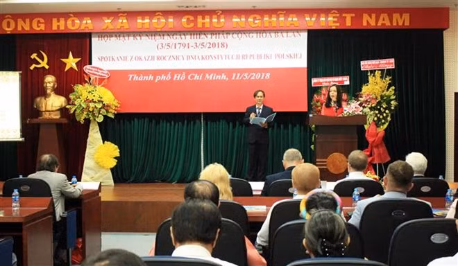 Renforcement de l’amitié et de la coopération Vietnam-Pologne ảnh 1