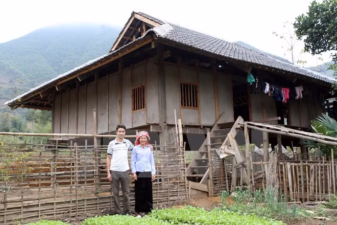 Deux milliards de dongs en faveur des pauvres à Tuyen Quang ảnh 1