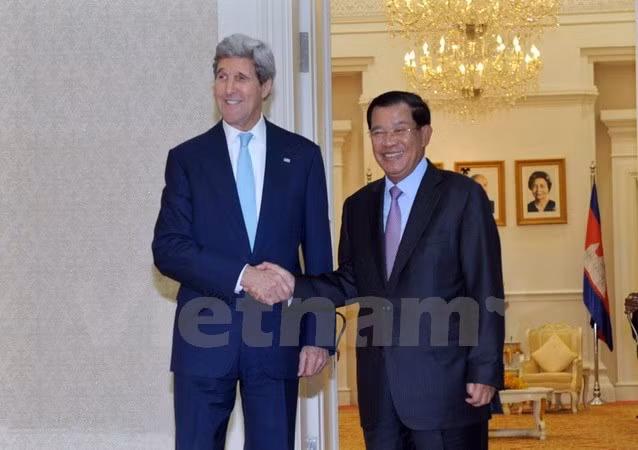 Le Cambodge et les États-Unis discutent de questions bilatérales ảnh 1
