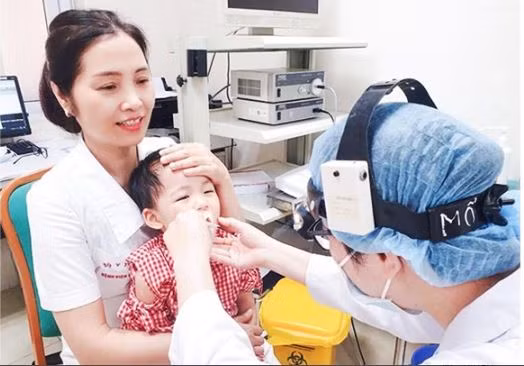 Le vice-PM Trân Hông Hà demande un approvisionnement suffisant en vaccins pour les enfants ảnh 1