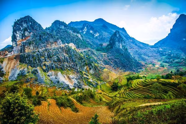 Nécessité de développer le tourisme vert pour préserver le patrimoine géologique ảnh 2