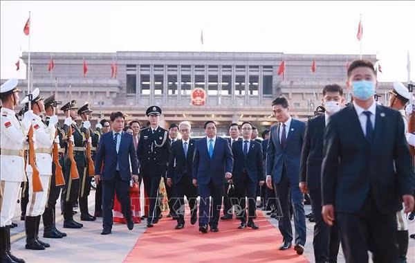 La visite du PM vietnamien en Chine laisse une impression au milieu des défis mondiaux ảnh 1
