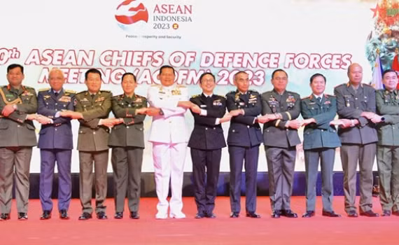 Défense : le Vietnam contribue activement à la coopération entre les pays de l'ASEAN ảnh 1