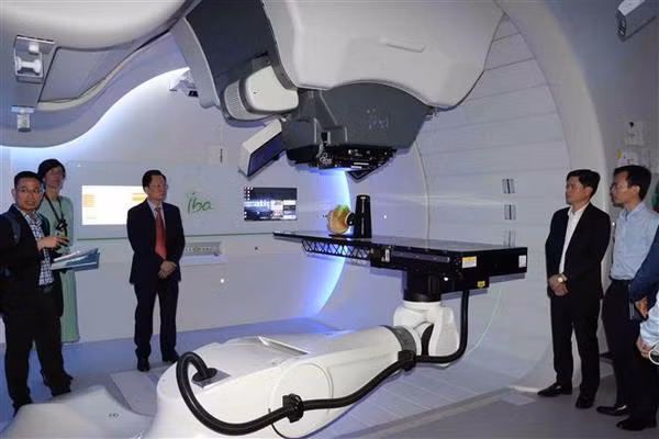 L'Hôpital 108 et des hôpitaux belges renforcent leur coopération dans le traitement du cancer ảnh 1