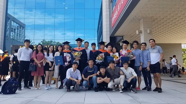 Le Vietnam figure parmi les dix pays avec la plus grande proportion d’étudiants en mobilité internationale ảnh 1