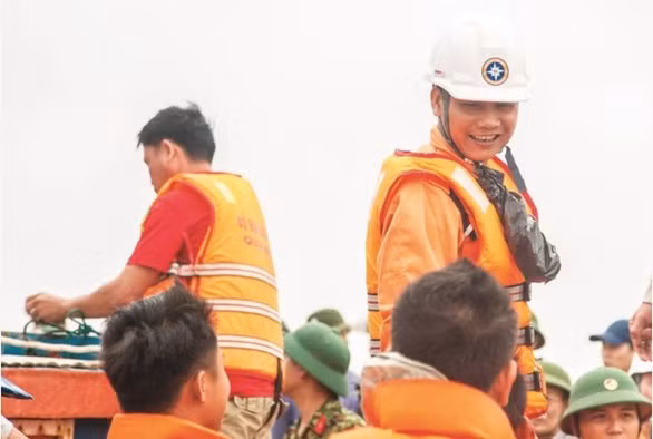 Un sauveteur vietnamien reçoit le Prix de l’OMI pour acte héroïque en mer 2021 ảnh 1