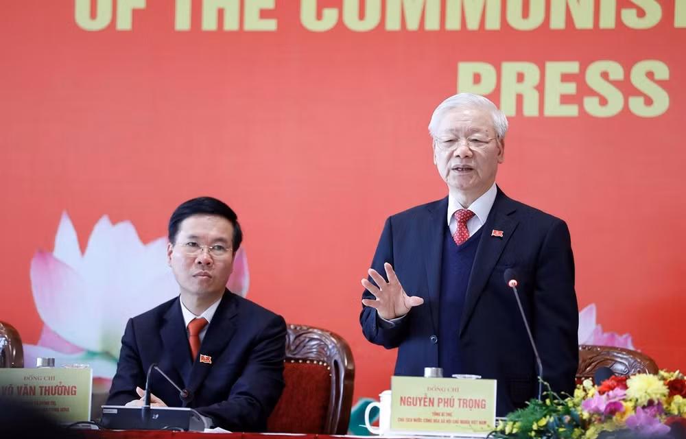 Le succès du 13e Congrès du PCV crée une base pour le développement du Vietnam ảnh 1