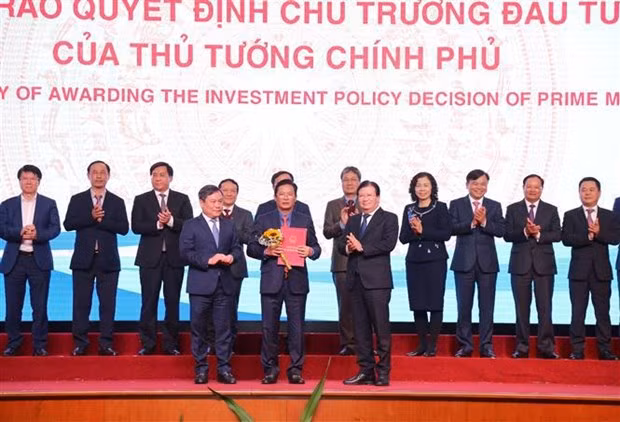 Quang Binh est exhortée à améliorer son climat des affaires ảnh 2